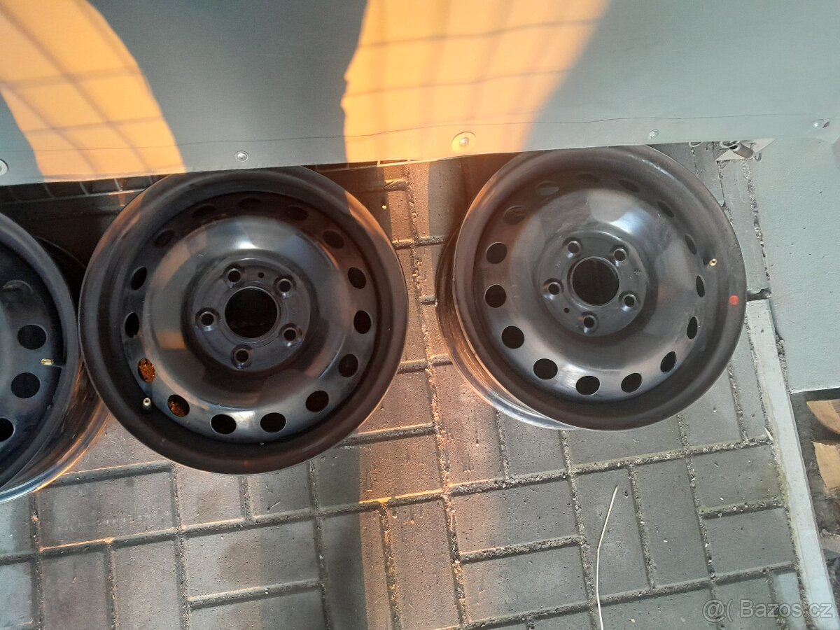 Plechové disky Kia R15 - 2