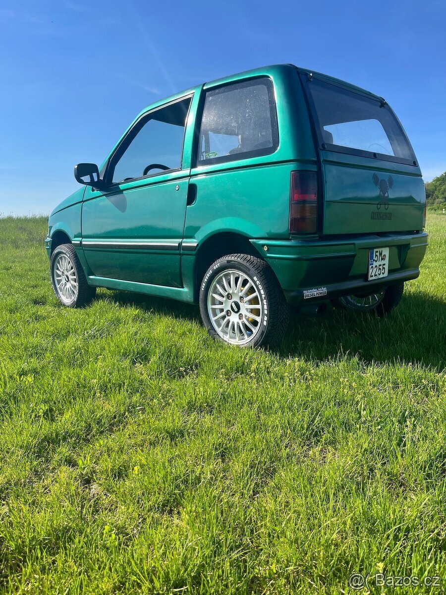 Prodám Microcar lyra odysey + 2 k tomu , díly - 2