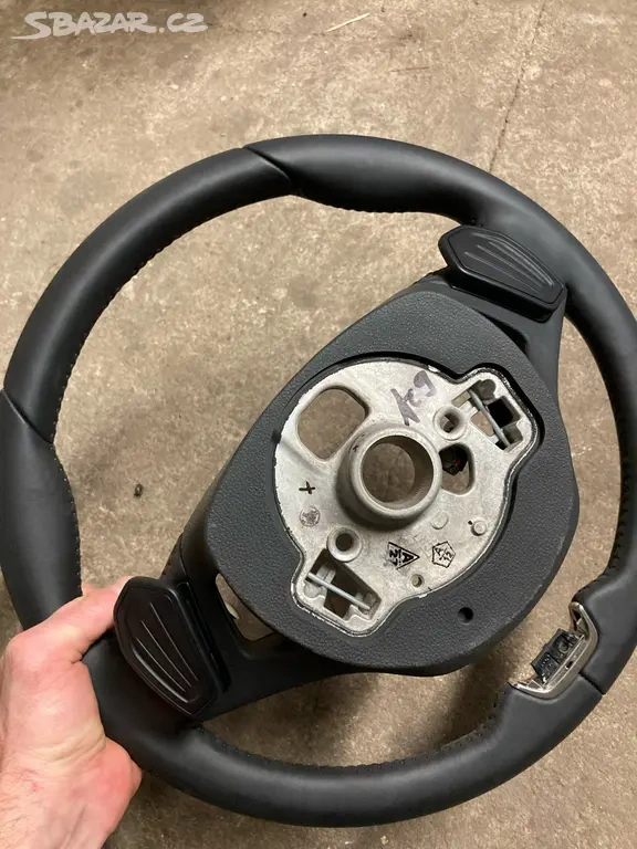 renovovaný, multif, vyhřívaný volant, DSG, Škoda - 2