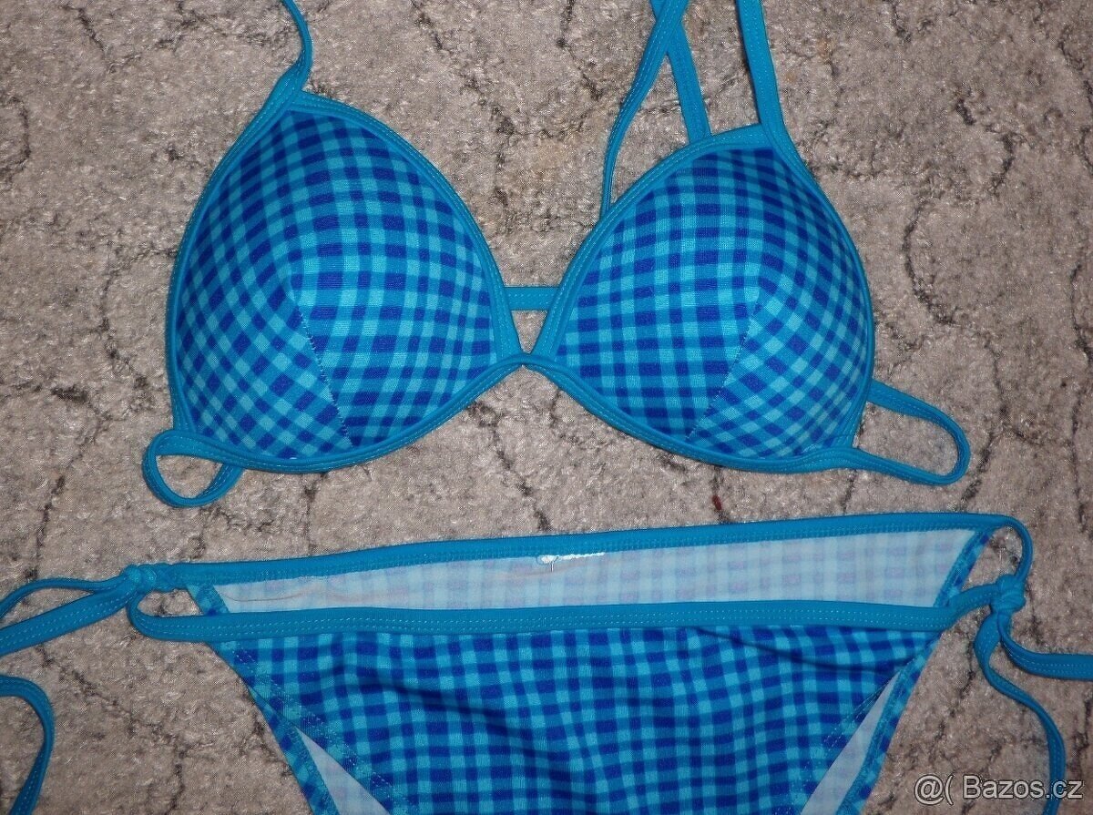 Tyrkysové plavky - 2