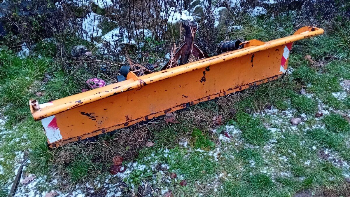 Radlice a sypač z M26 - 2