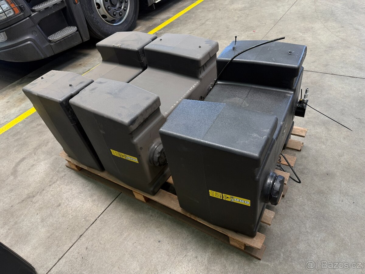 Palivová nádrž - plastová - 2