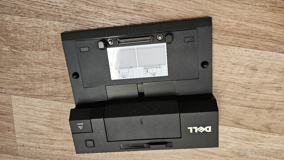 Dokovací stanice včetně napájecího zdroje - 2