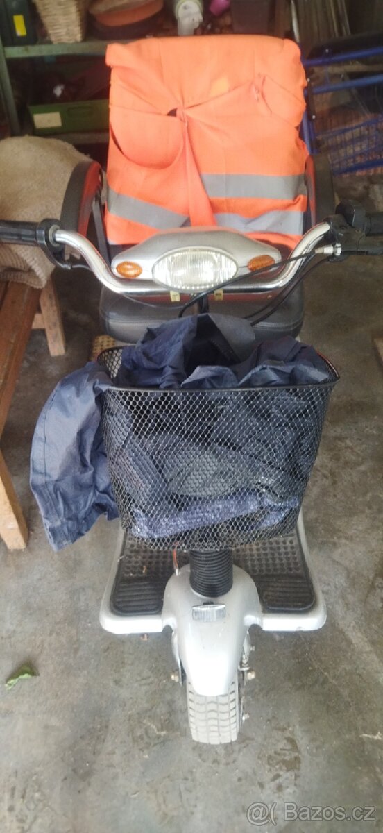 Elektrický invalidní vozík - 2