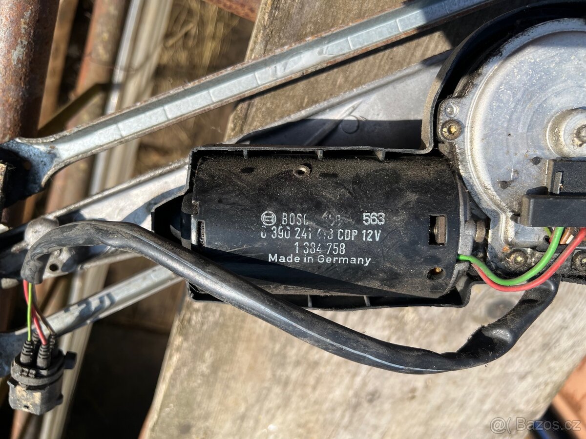 Mechanismus předních stěračů bmw e34 - 2