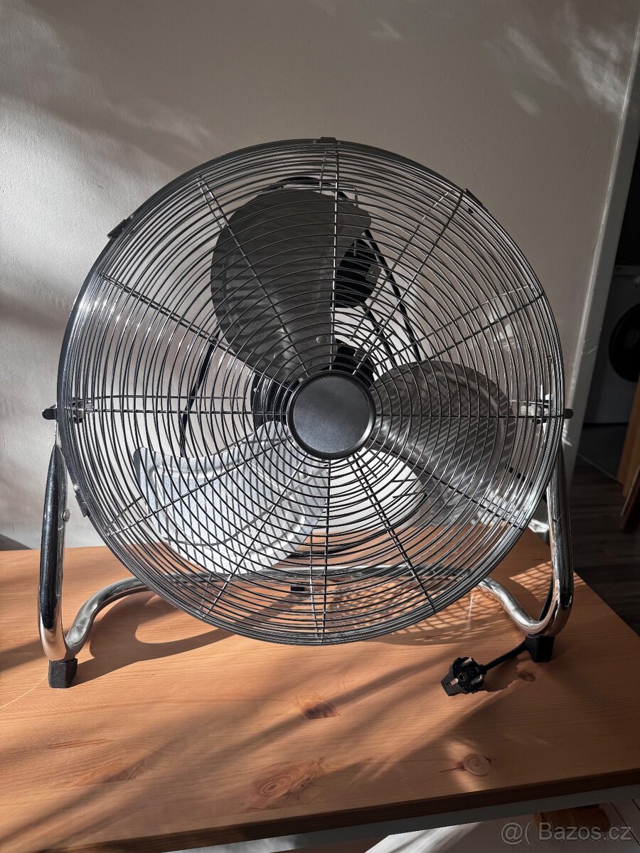 Kovový ventilátor - 2