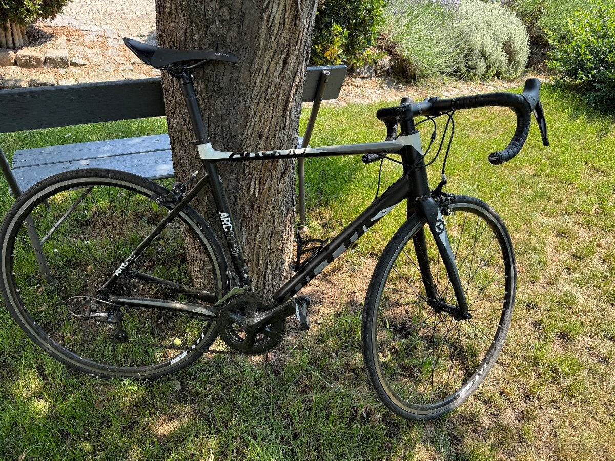 Kellys ARC 30, model 2021,velikost M - 2