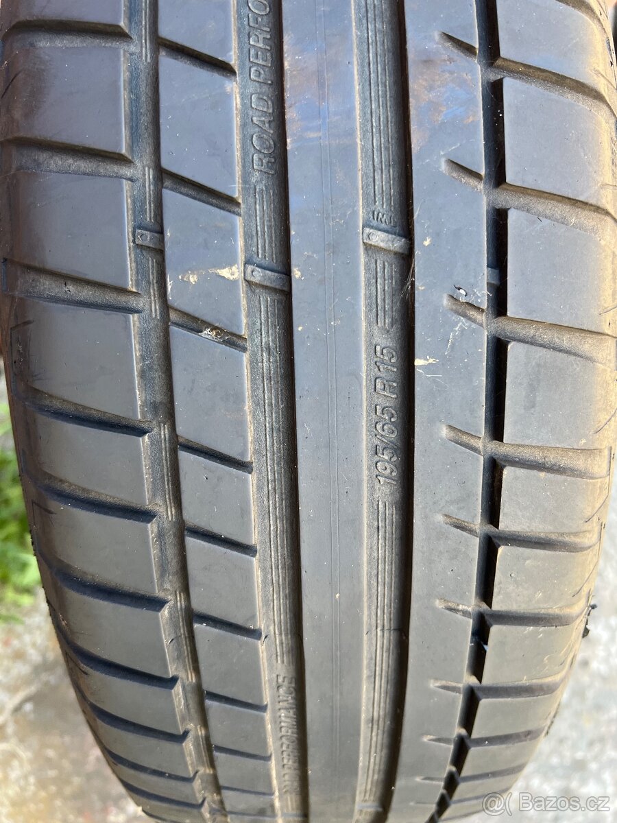 Prodám letní pneumatiky 195/65 R15 - 2