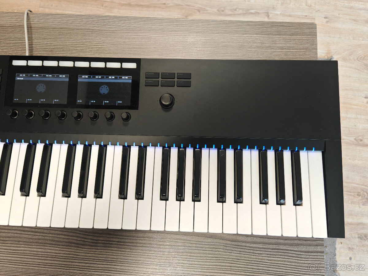 Native Instruments Komplete Kontrol S61 MK2 MIDI keyboard - 2