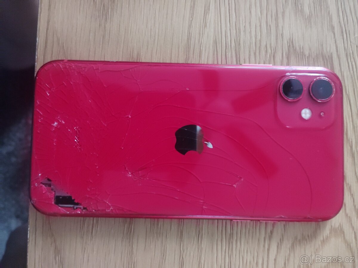 Prodám iPhone 11 starší tel. - 2
