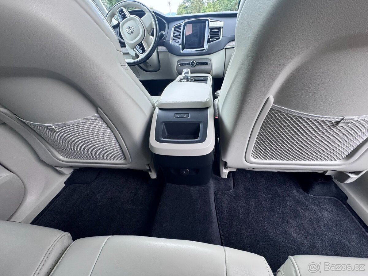 Volovo XC90 - 2