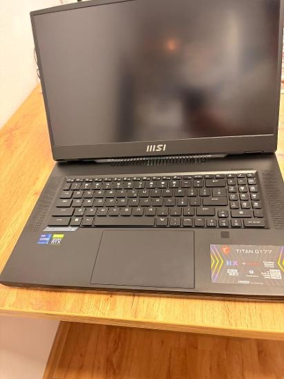 MSI TITAN GT77 12UHS - 2