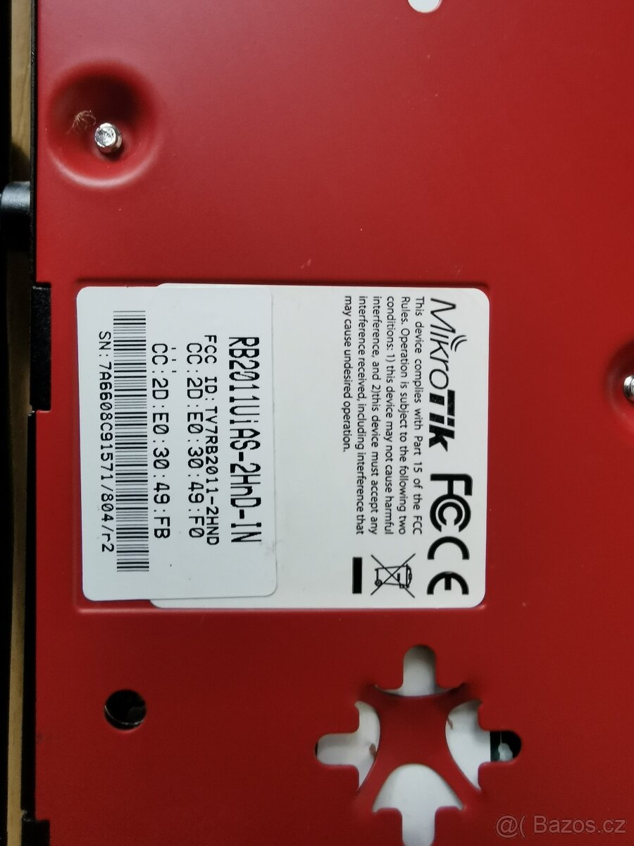 MikroTik RB2011UiAS-2HnD-IN, 2,4GHz Wi-Fi 2×2 MIMO 802.11bgn - 2