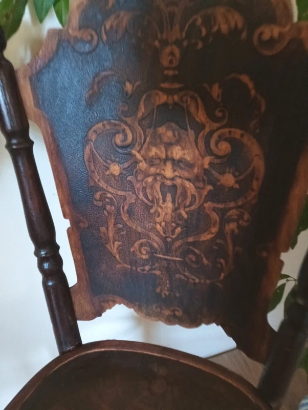 Starožitná židle THONET motiv čert - 2