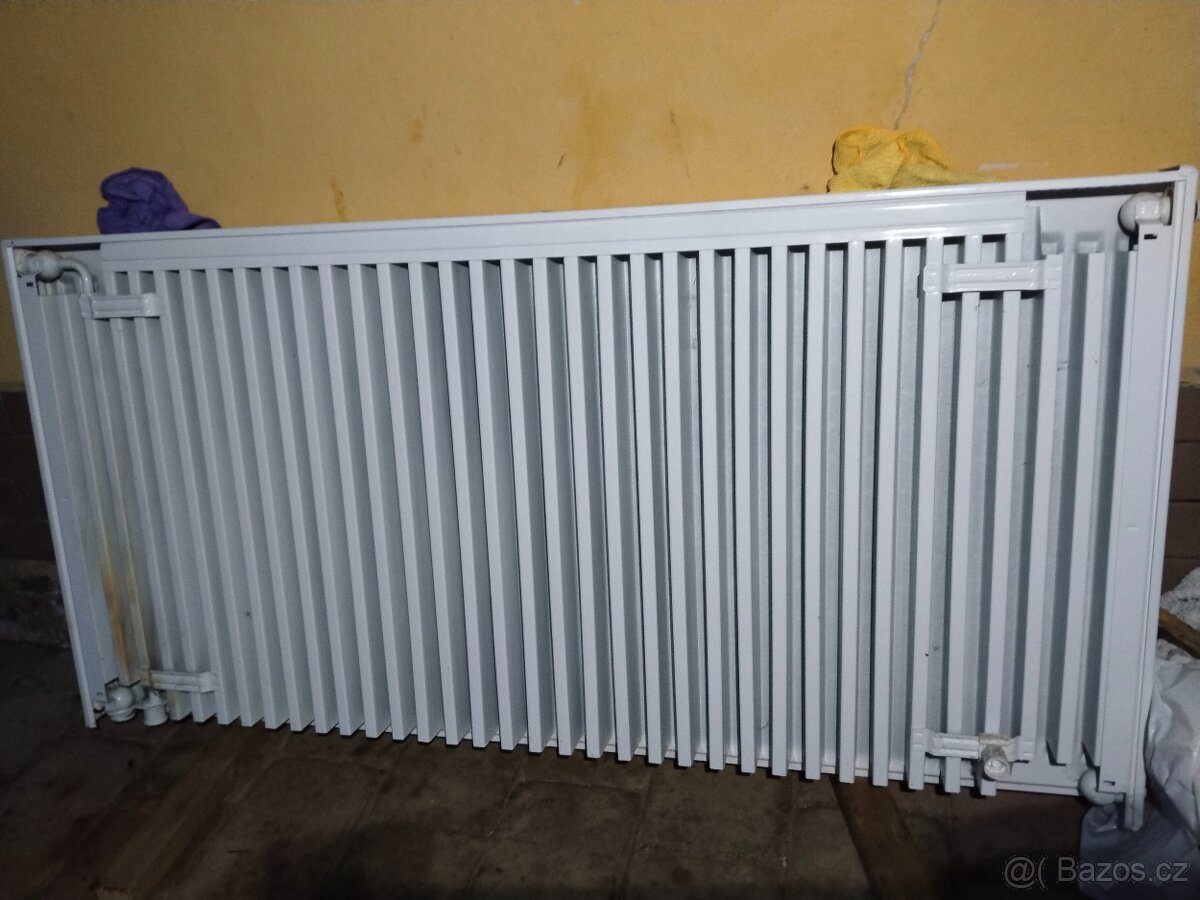 Prodám deskový radiátor 1200x600, typ 11, pravý - 2