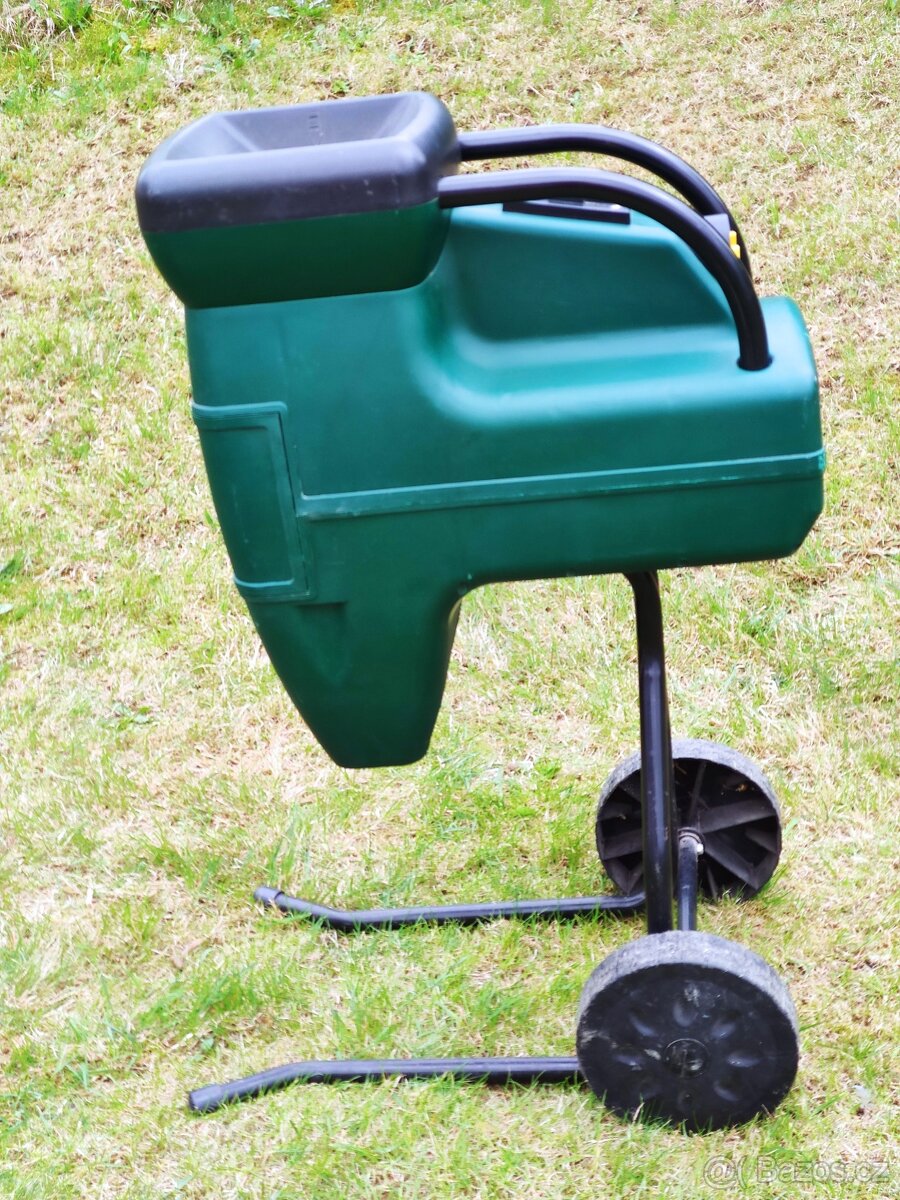 Elektrická BEZHLUKOVÁ řezačka drtič štěpkovač - 2