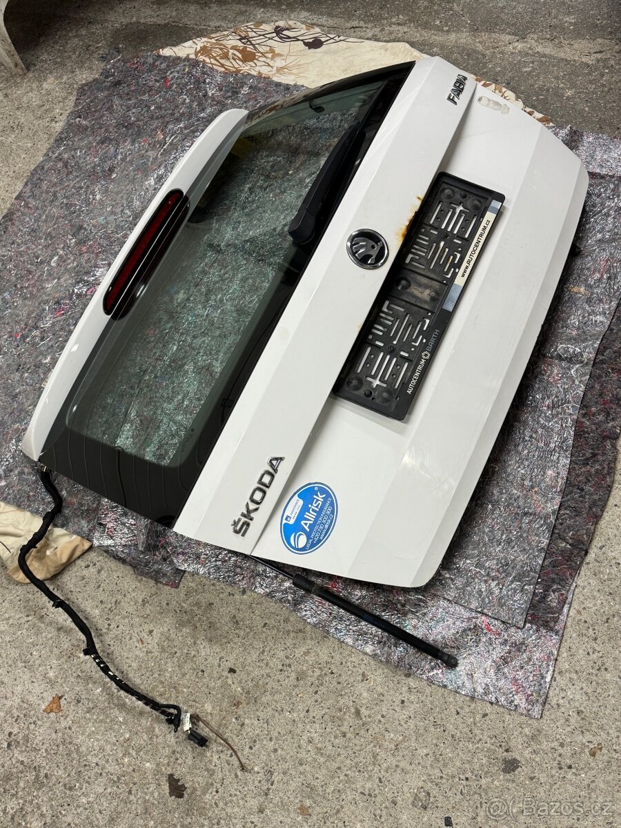 Škoda fabia 3 - kompletní kufrové páté dveře - 2