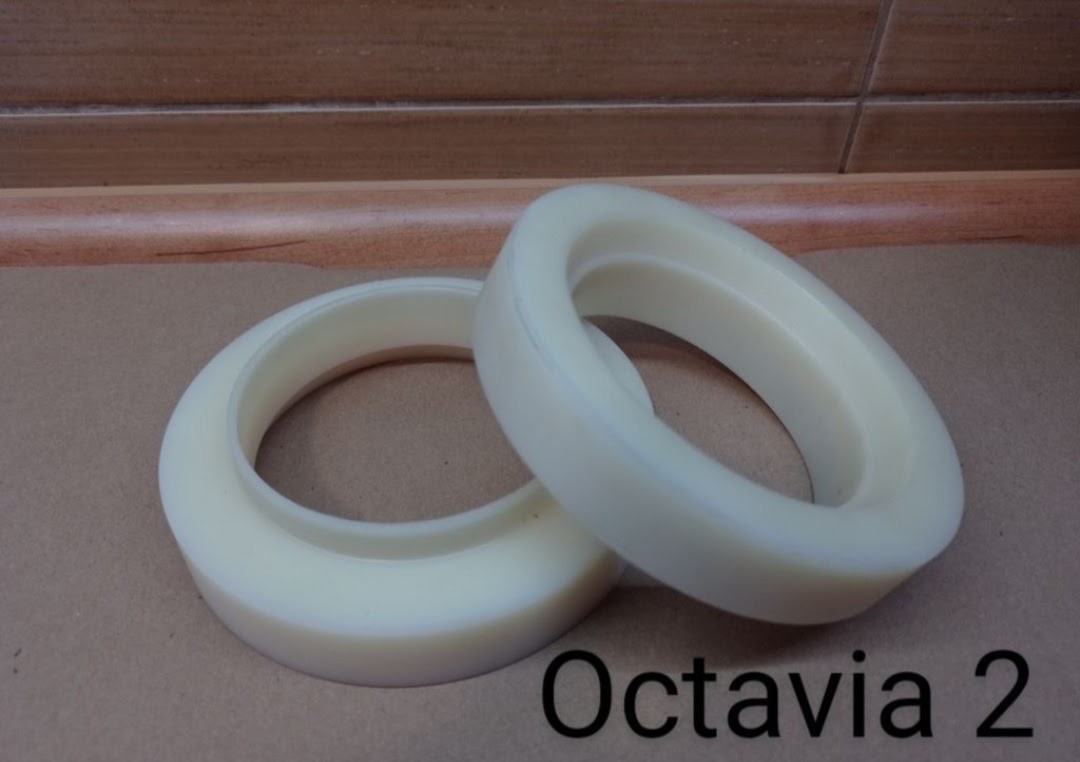 Podložky na zvýšení vozu Octavia 2 i 4x4 - 2