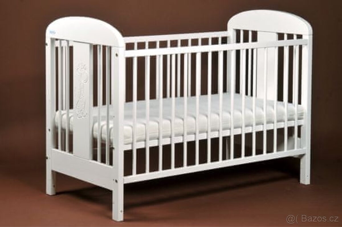 Dětská dřevěná postýlka se žirafou a matrace - 2