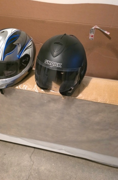 Prodám vyklápěcí helmu - 2