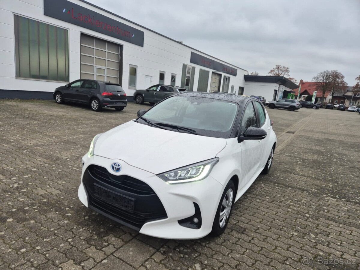 Toyota Yaris hybrid - 2