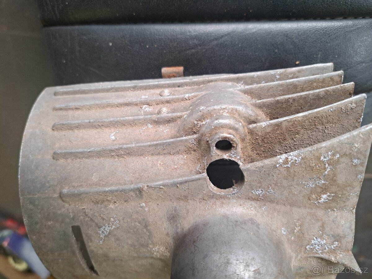 Čz kryt karburatoru - 2