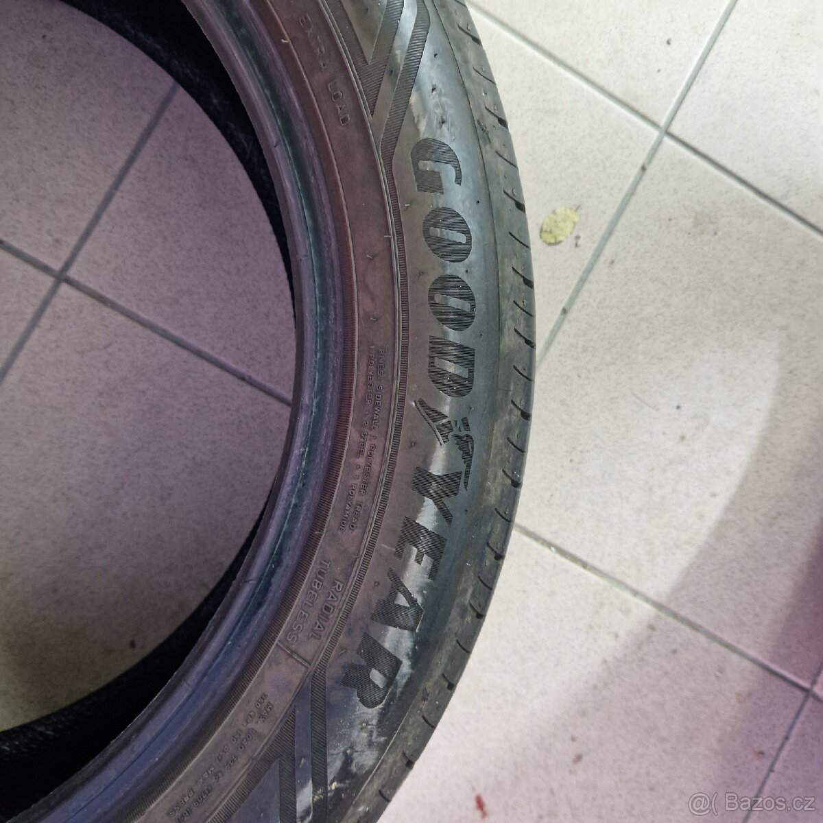 Letni pneu 215 55 18 - 2