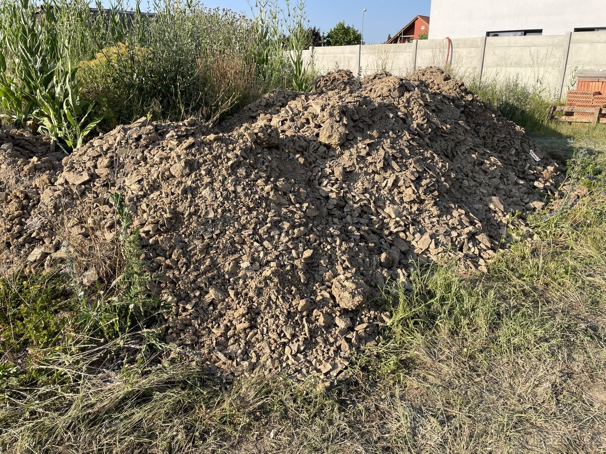 Výkopová zemina/štěrk - zdarma - 2