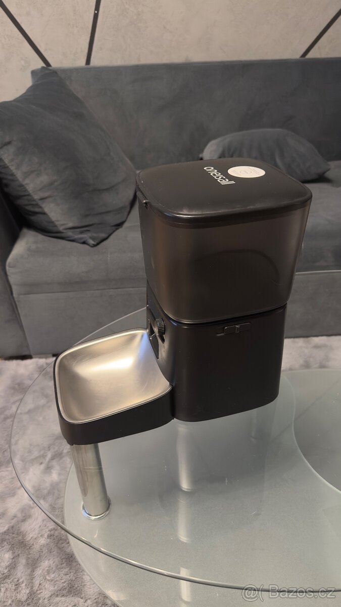 Dávkovač granulí Oneisall - 2