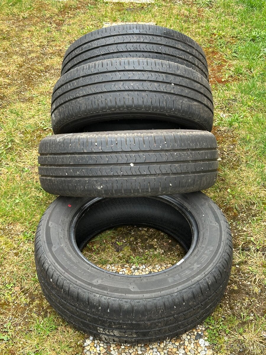 Pneu 215/65R16C - 2