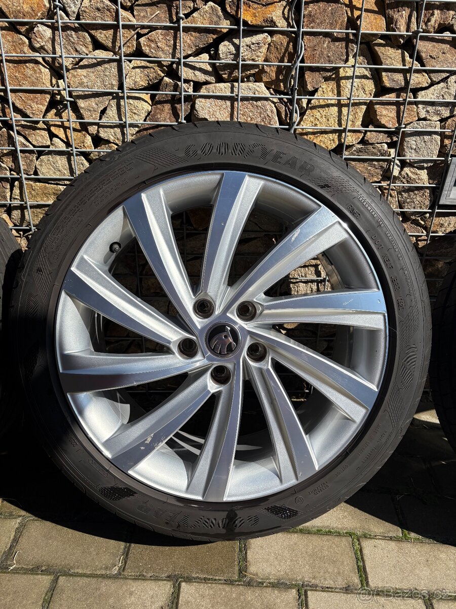 Octavia 4 letní sada 225/45R18 Perseus - 2