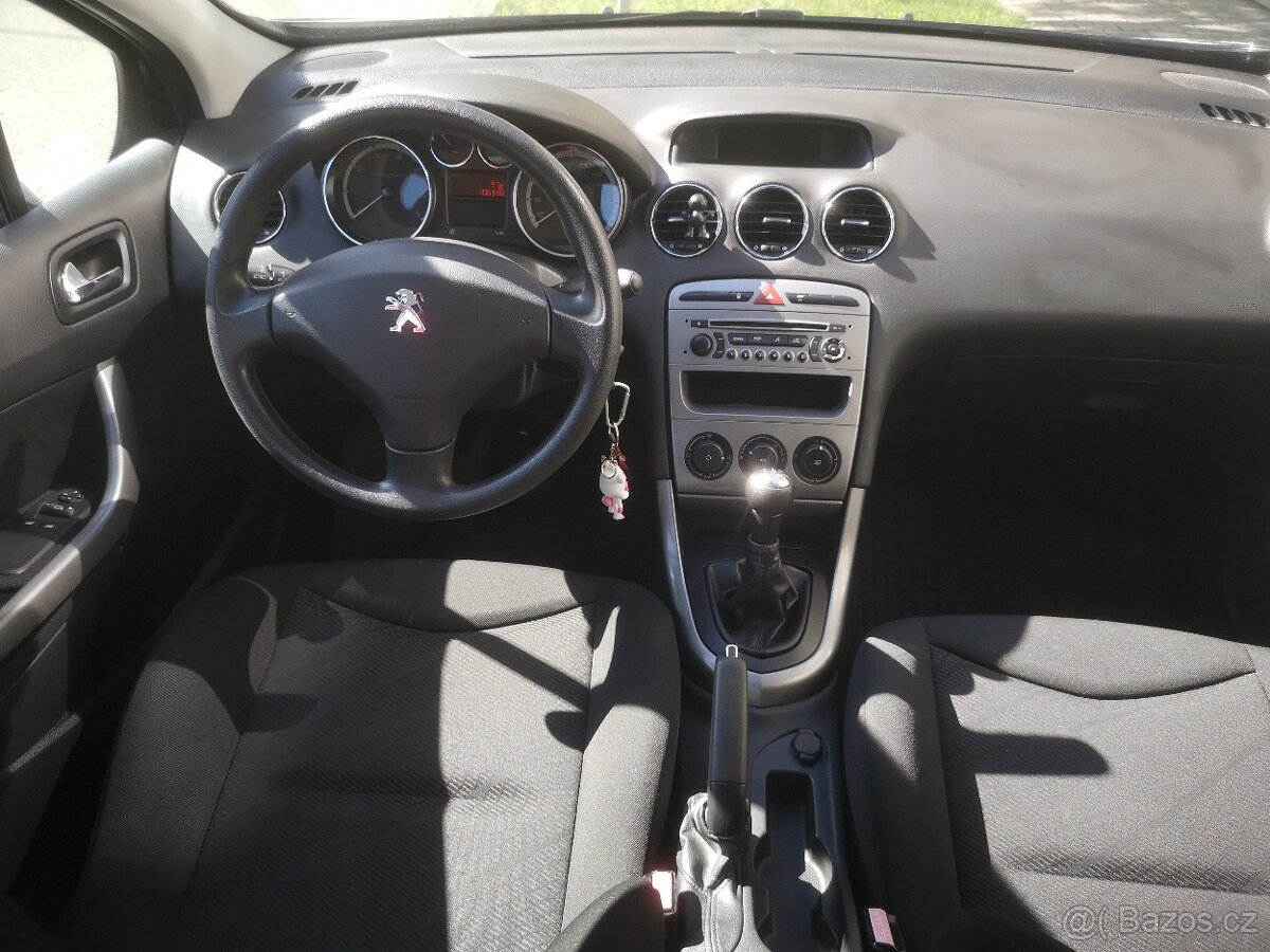 Peugeot 308 1.4i 100tkm Kup CZ Serviska Klima Nové pneu - 2