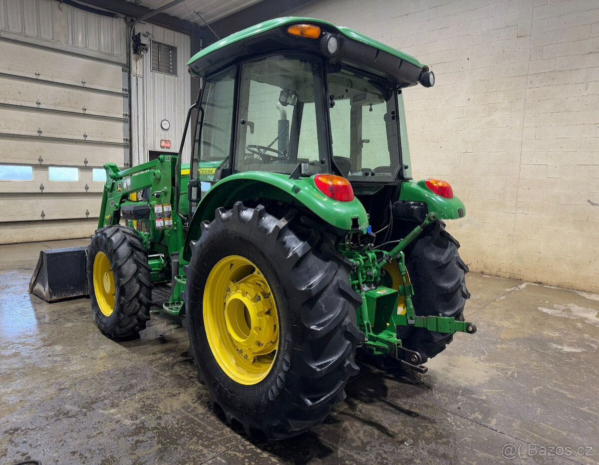 John Deere 5100E 4x4 – Výkonný Traktor pro Profesionály" - 2