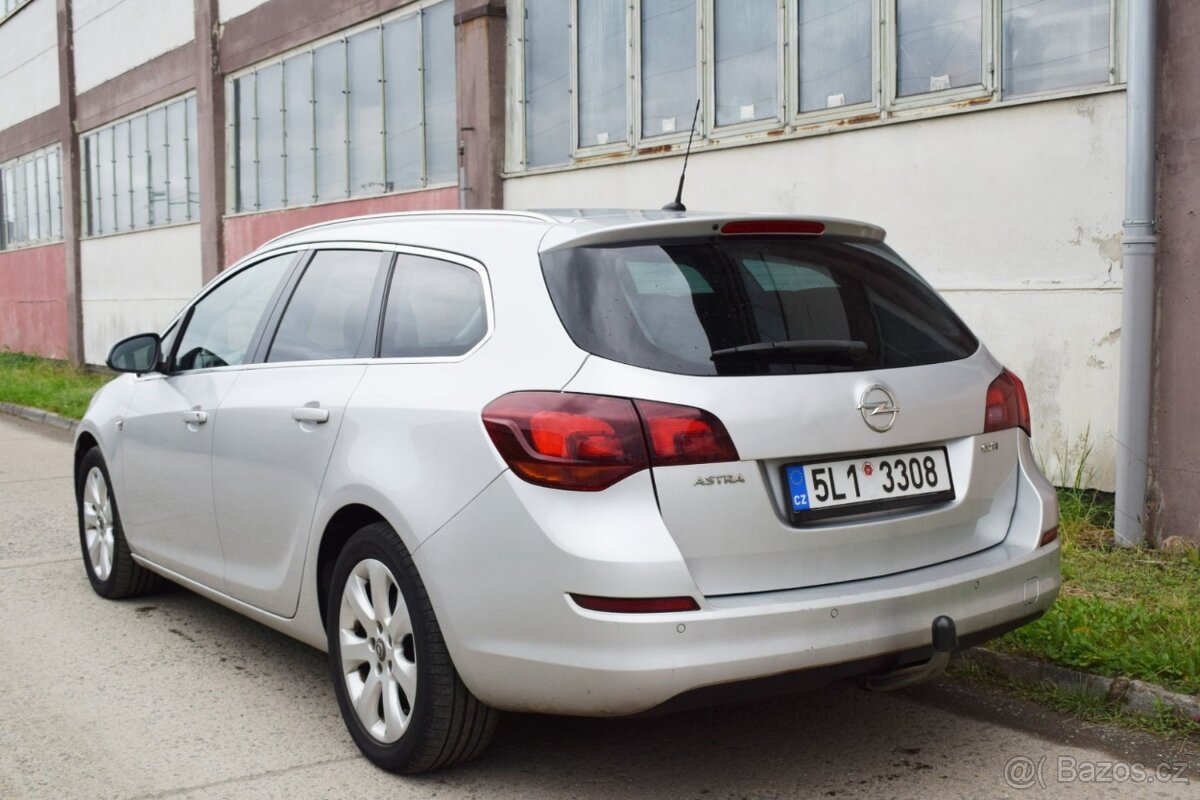 Opel Astra 1.7 CDTi/2012/TAŽNÉ/MANUÁL/AC/ - 2