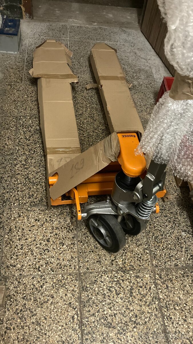 Nový paletový vozík Still nosnost 2500kg - 2