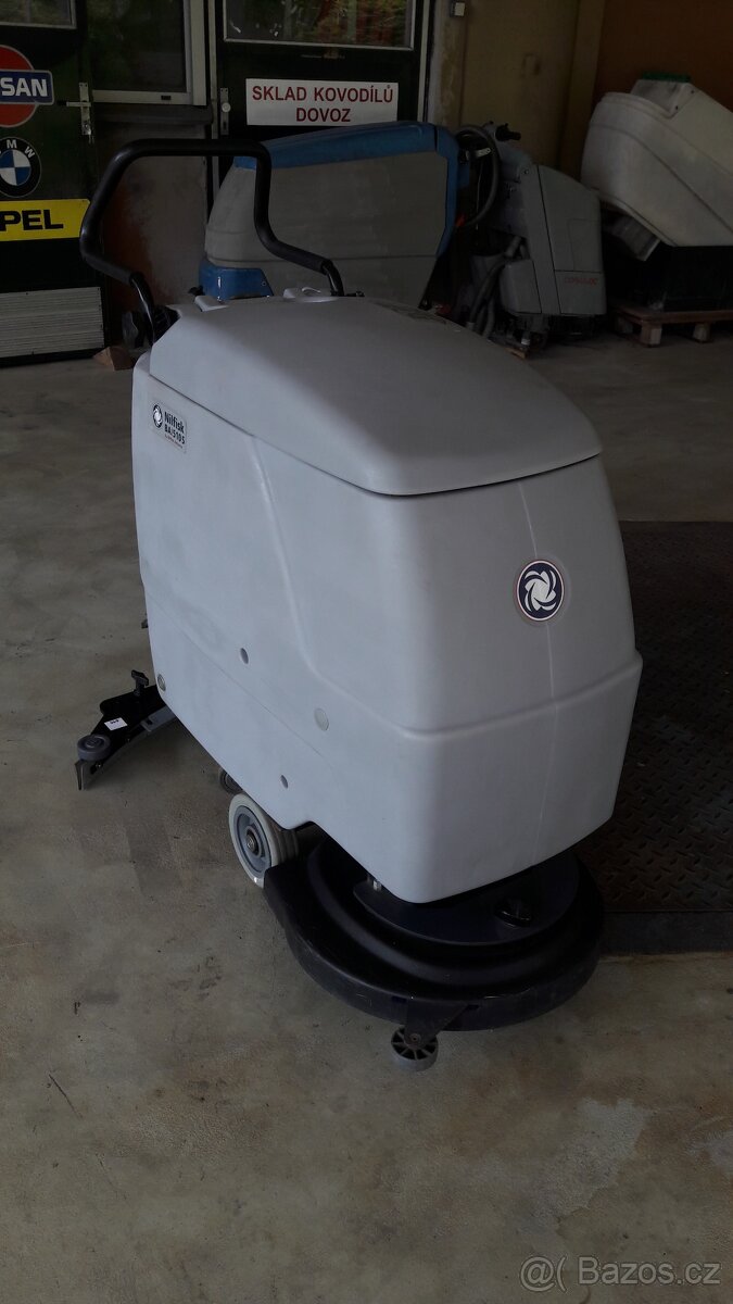 Podlahový mycí stroj Nilfisk BA 510 - 2