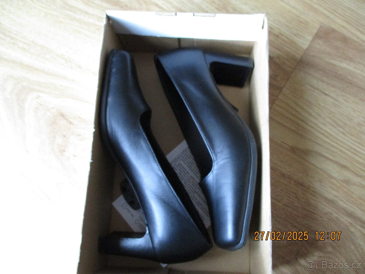 Černé dámské kožené lodičky 39 - 2