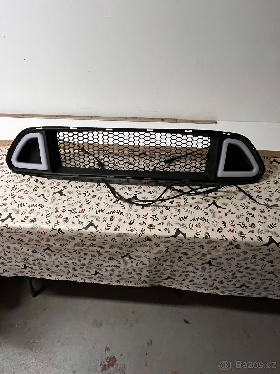 FORD MUSTANG RTR GRILL - 2