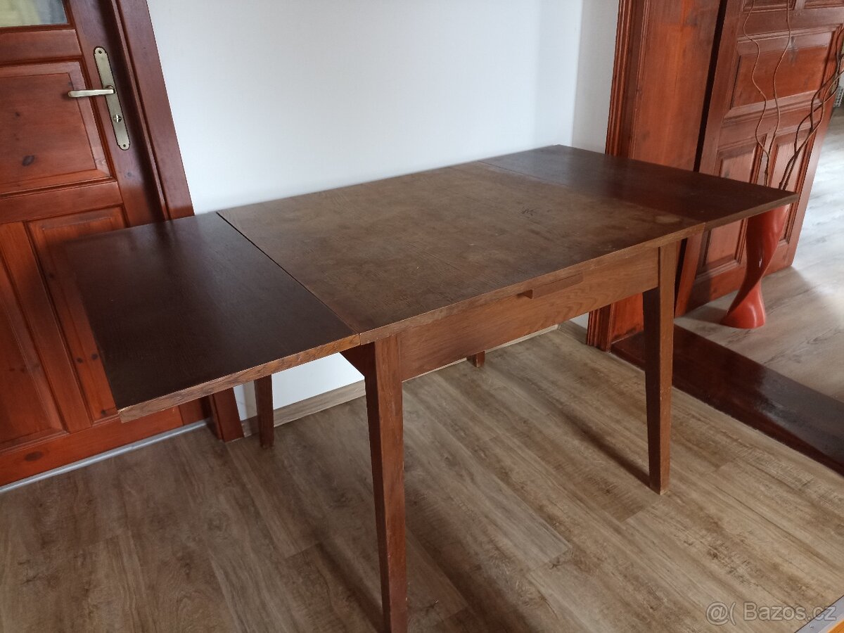 Stůl a židle Zn.Ton - 2