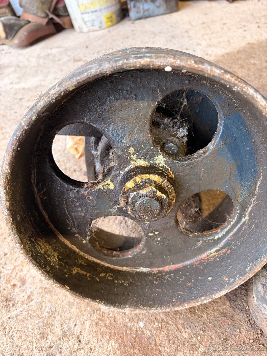 Zetor 25 úhlová převodovka - 2