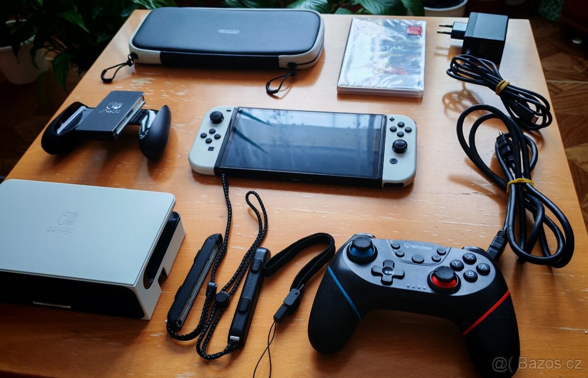 Nintendo Switch OLED + příslušenství + hra - 2