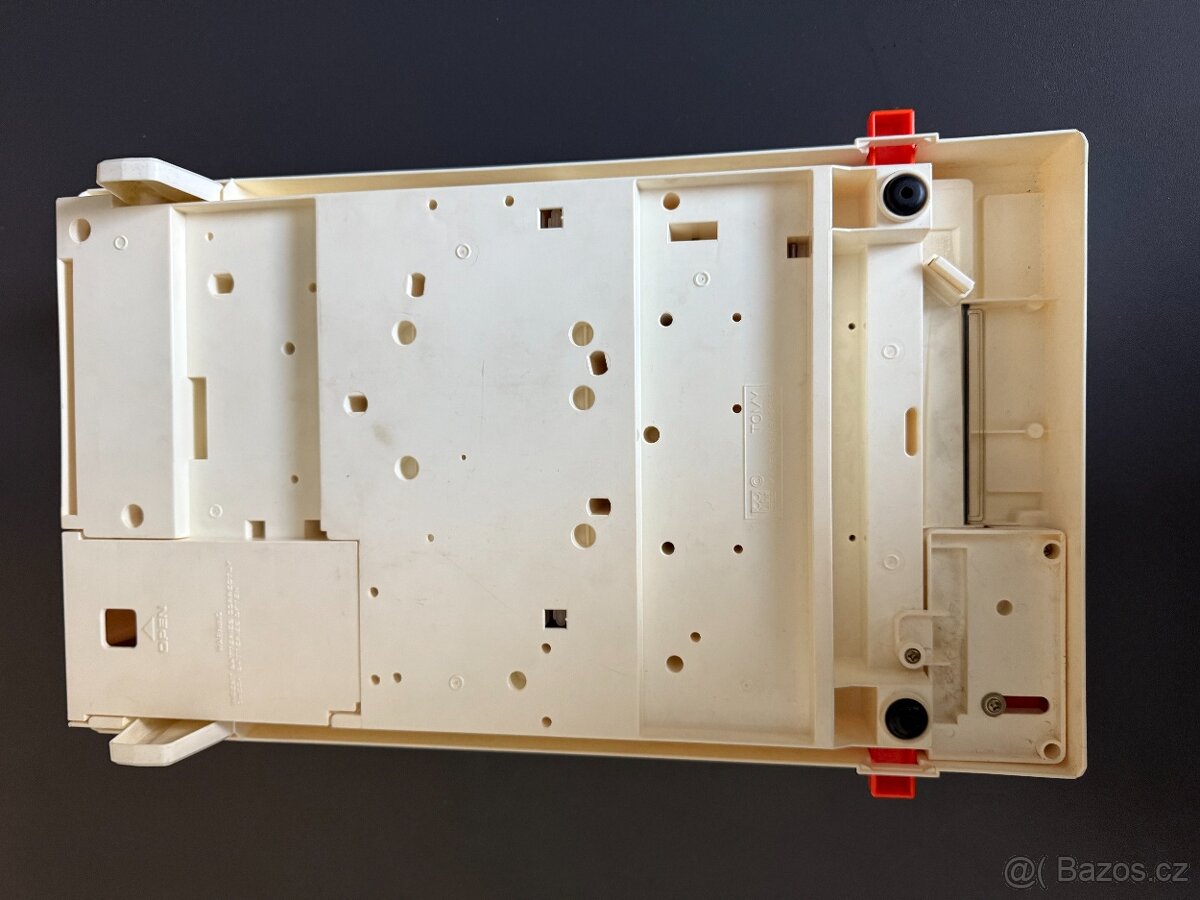 Retro Pinball hra Pinngg Ball Flipper - 2