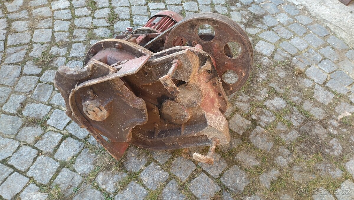 Převodovka a kladka pro shrnování kejdy - 2