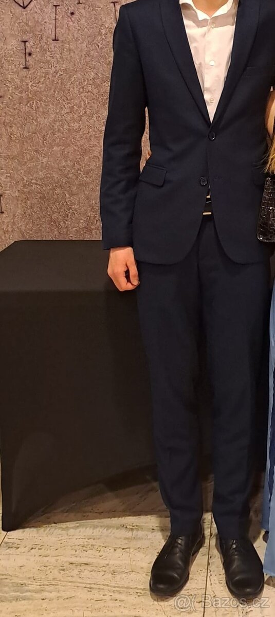 Oblek - vel. 48 (M) - 2