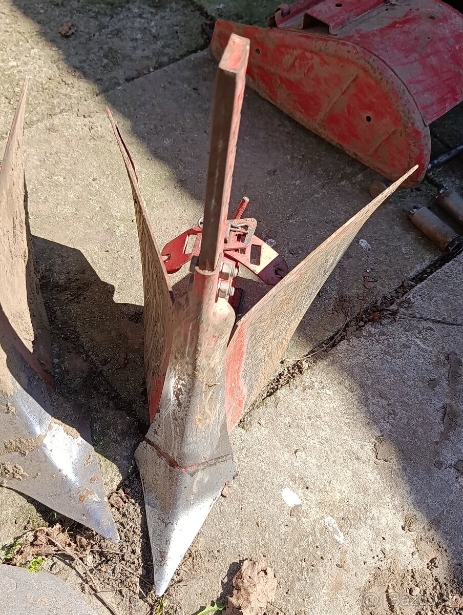 Tera Vari hrobkovací radlice - 2