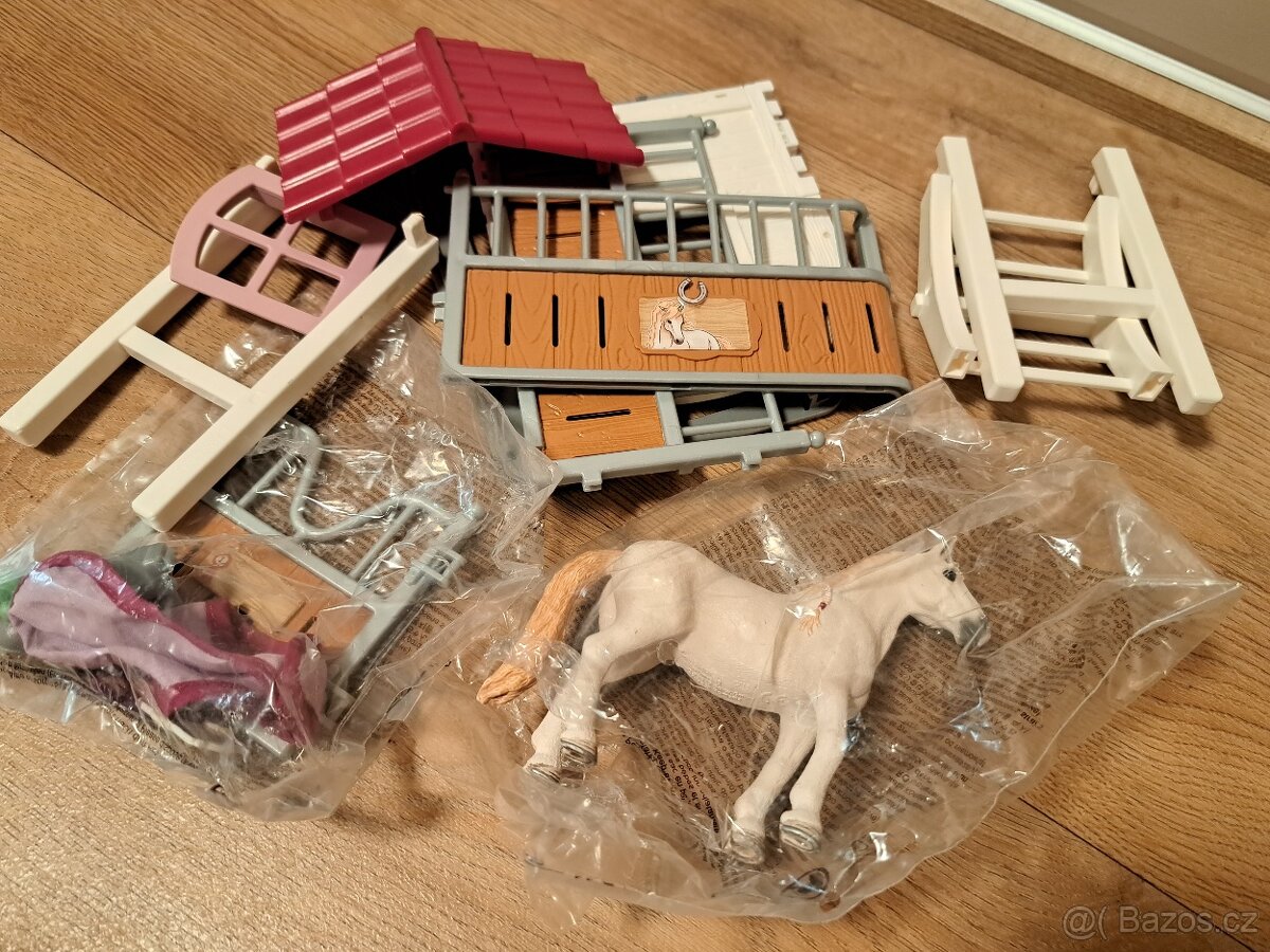 Schleich 42368 Stáj s klisnou Lusitano - 2