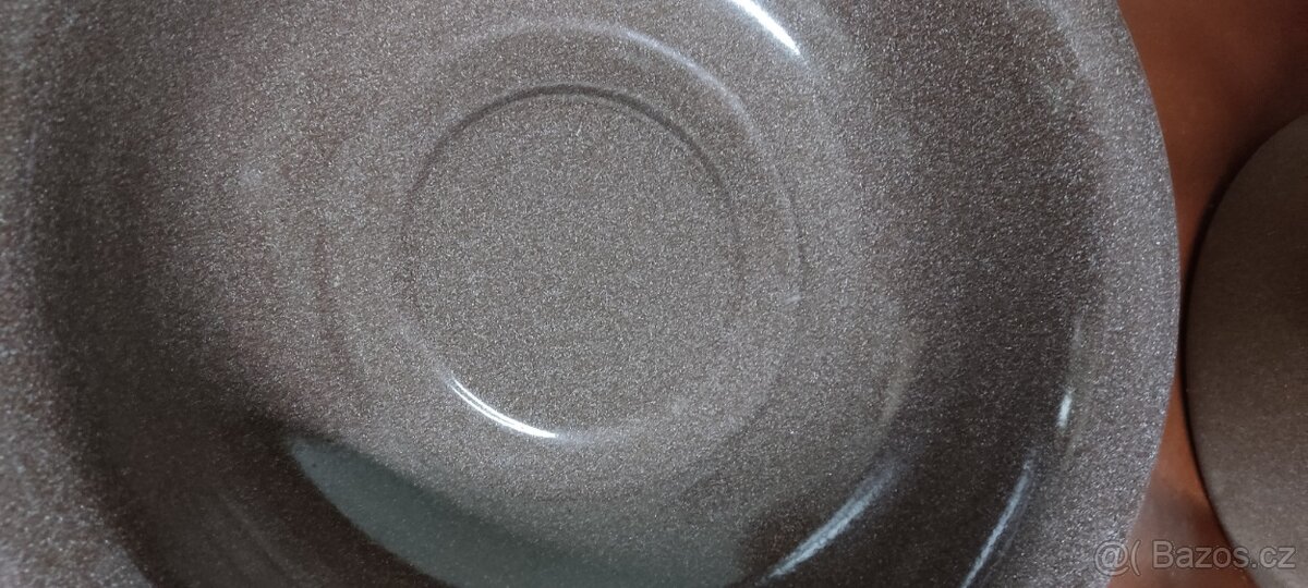 retro smaltovaná mísa a hrnec - 2