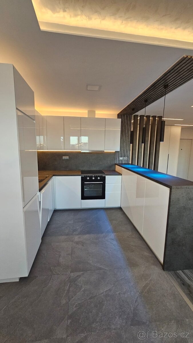 Pronájem bytu 3+kk 64,30m2 Praha- Vinohrady, Nám. Míru - 2