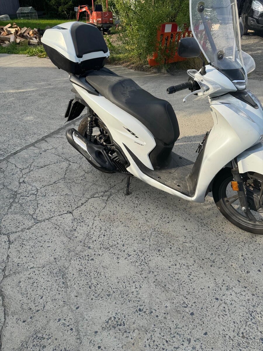 Skútr honda sh 150i - 2