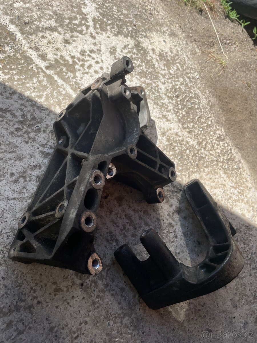 Držak motoru opel - 2